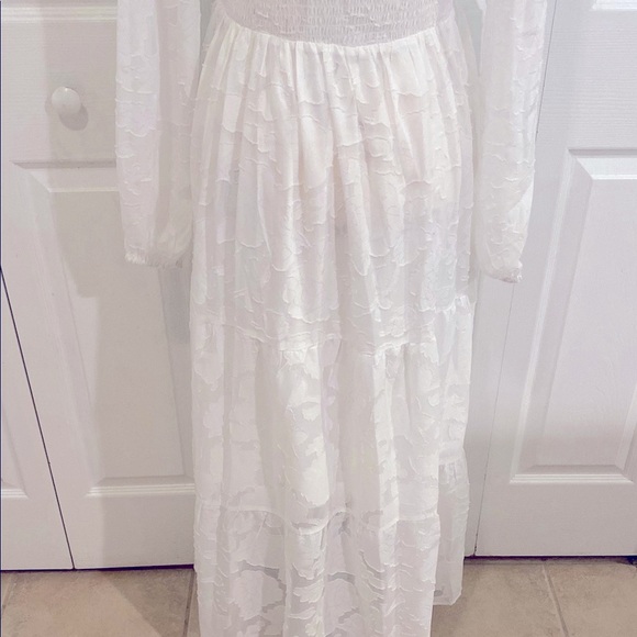 Chic LACE Long Sleeve White Dress - Picture 6 of 12